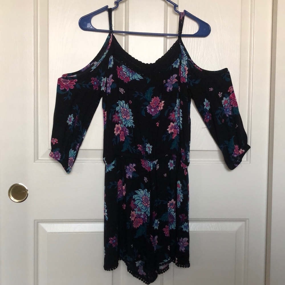 Mudd Black Floral Open Shoulder Romper, Size Small